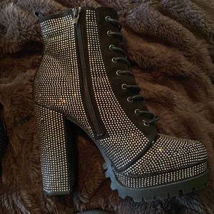 Forever 21 size 9 sparkly booties
